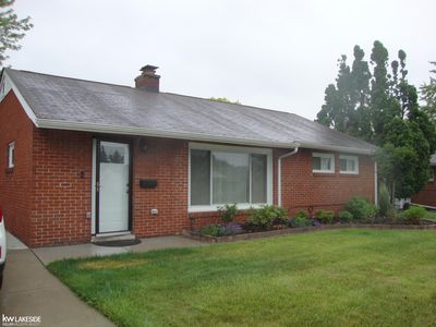 15390 Petrie St, Roseville, MI, 48066