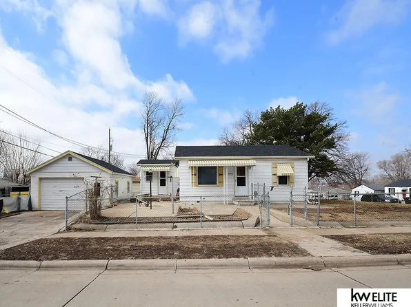 4906 S 54th St, Omaha, NE 68117