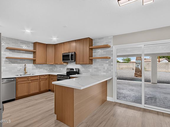 2nd image of 314 E GLADE Avenue
