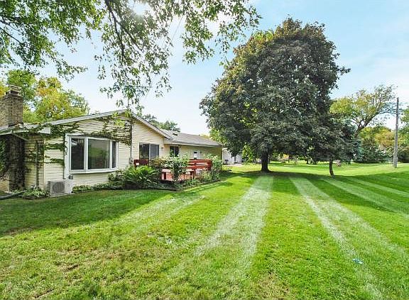 2nd image of 1464 Woodhill Dr