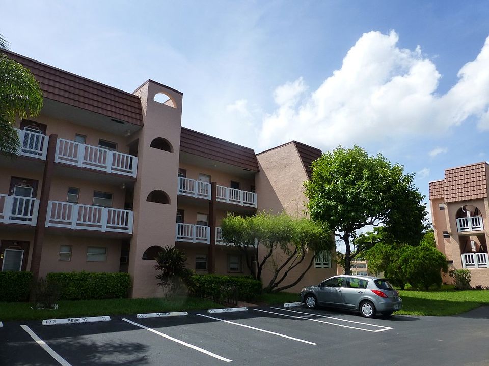 1st image of 9421 Sunrise Lakes Blvd APT 212