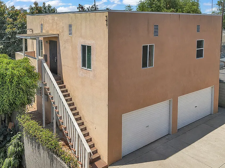 1166 E 43rd Pl — Photo 17
