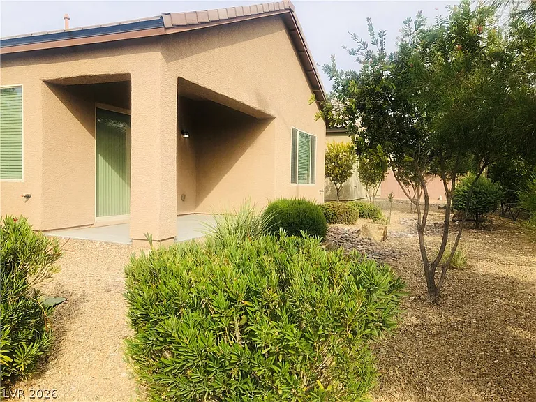 5827 Corbin Ave — Photo 31