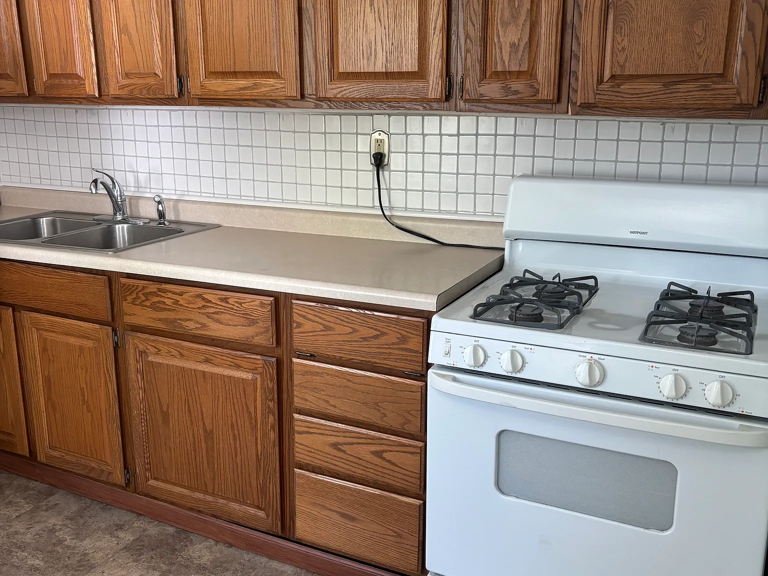 615 Pine St — Photo 3
