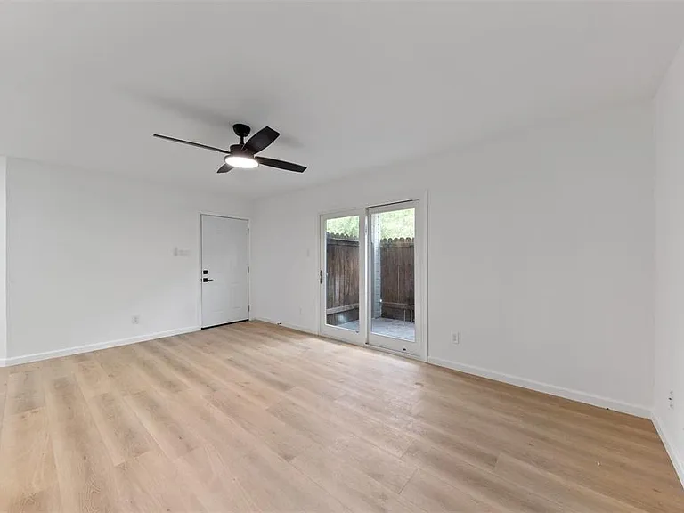 815 Lyle West Ave #C — Photo 9