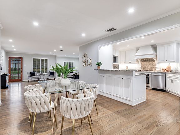 3rd image of 6151 Ravendale Ln