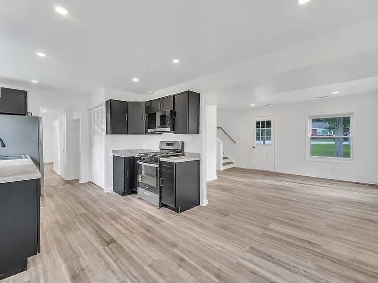 37544 N Columbus Ave — Photo 10