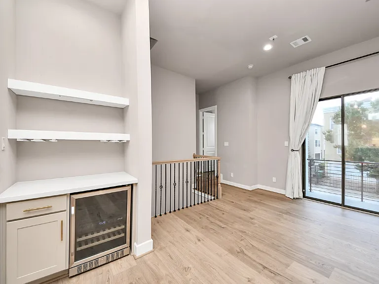 2114 Stuart St — Photo 20