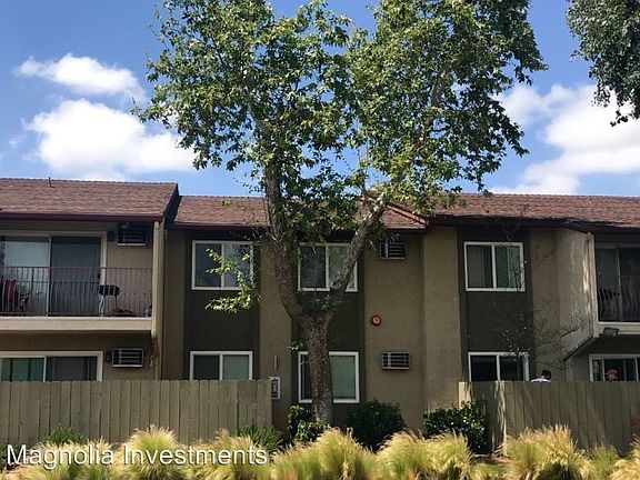 2nd image of 1475 Oakdale Ave APT 01