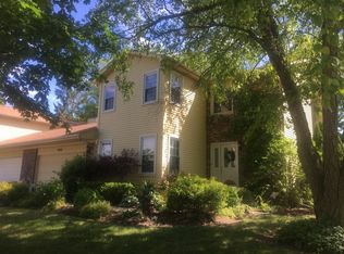 528 Grimes Ave, Naperville, IL 60565