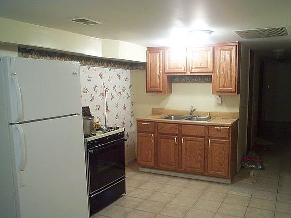 4th image of 2115 S 51st Ct