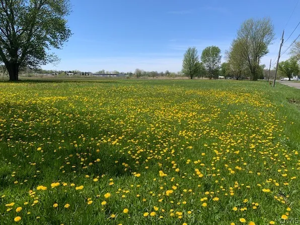 6588 Badgley Rd #3, East Syracuse, NY 13057