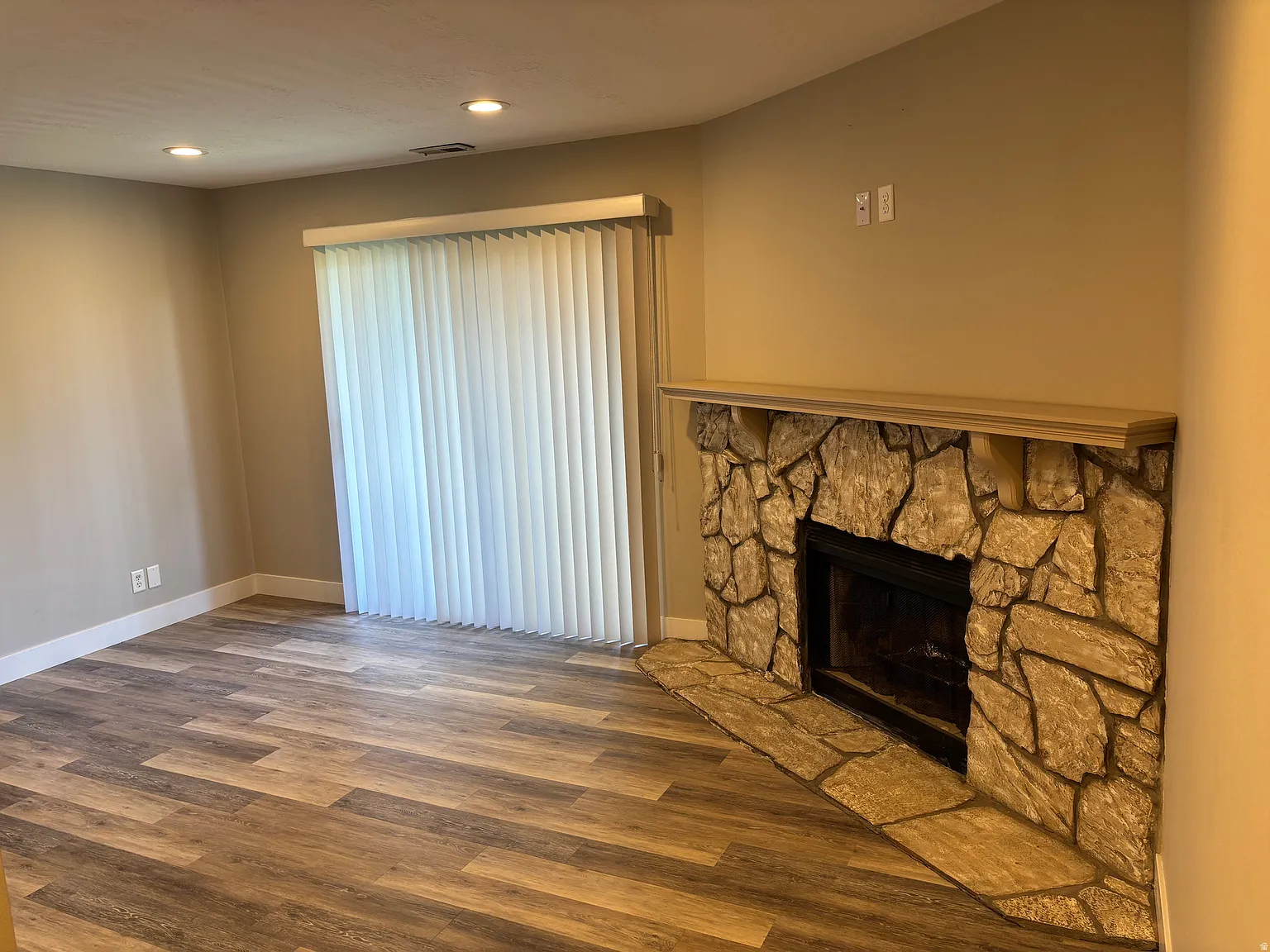 2 bed, 900 sqft, $1,495 — Photo 2