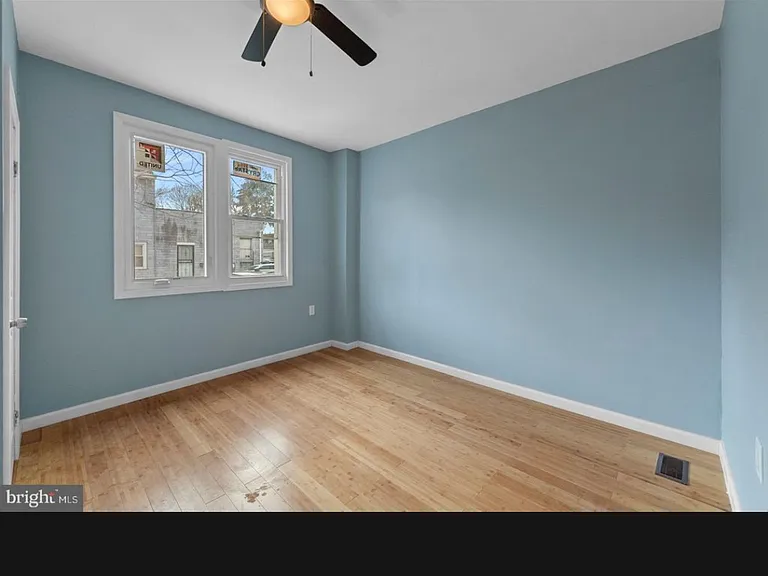 565 Lamberton St #2 — Photo 6