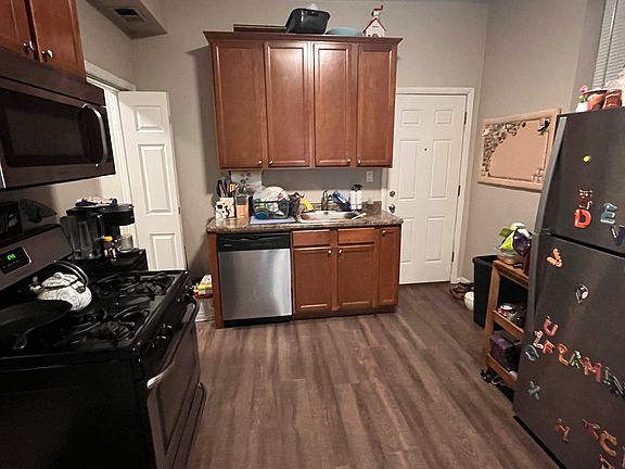 5th image of 2039 N Honore St APT 1F