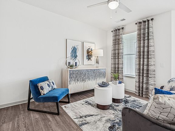 5th image of 3005 Willow Glen Cir #108