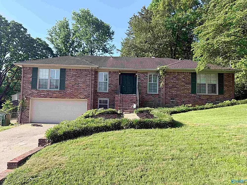 8711 Edgehill Dr SE Photo 1