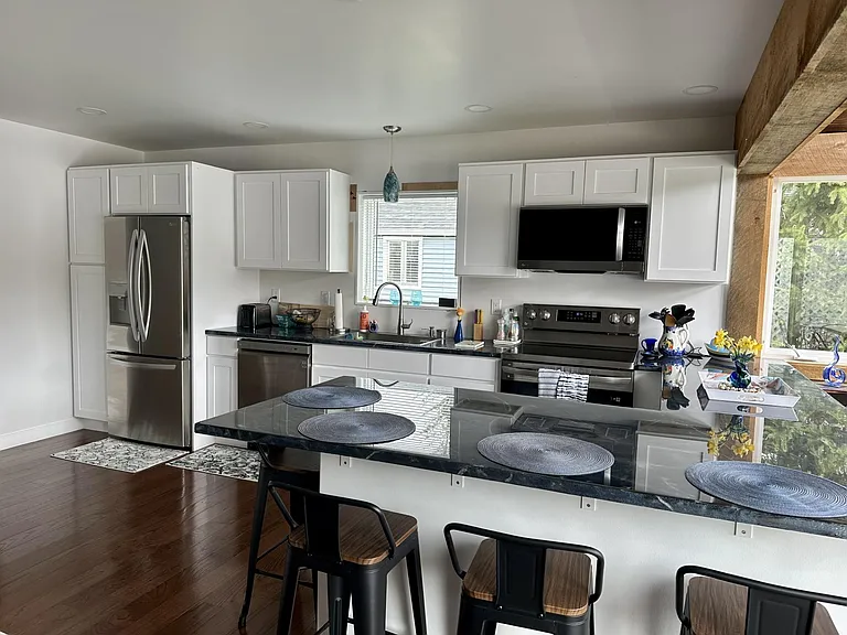 210 Shore Rd — Photo 7