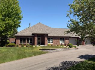 71 Deerwood Ct, Hudson, WI 54016