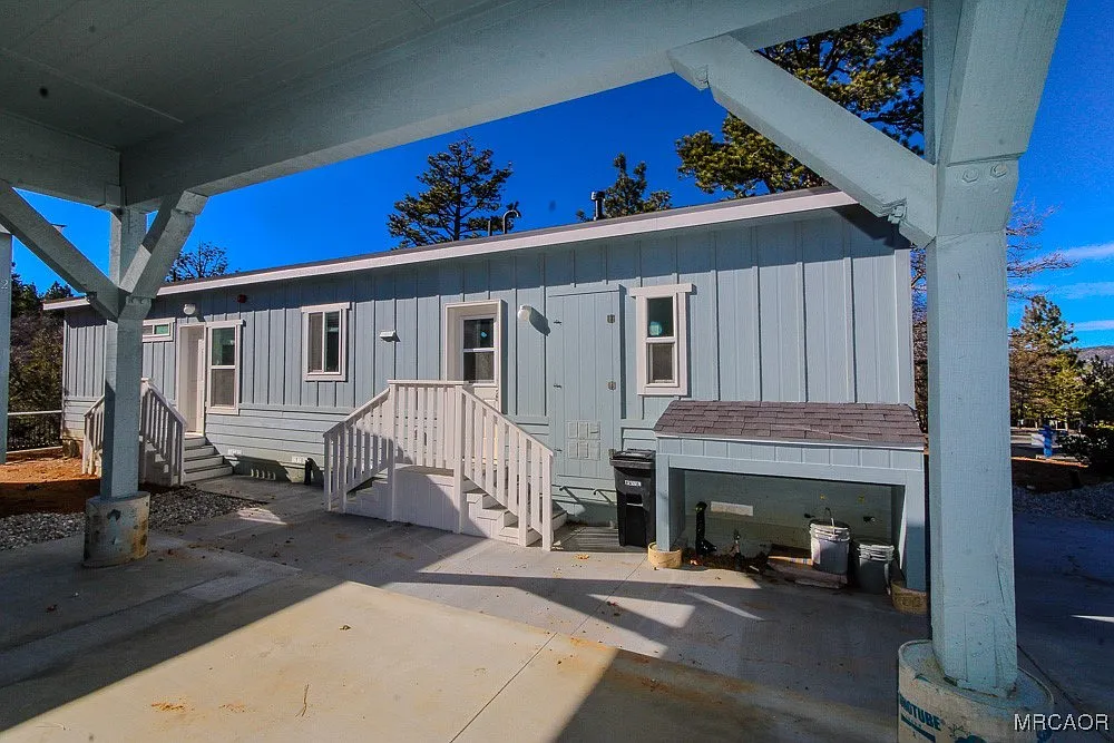 Building Photo - 1336 La Crescenta Dr #1