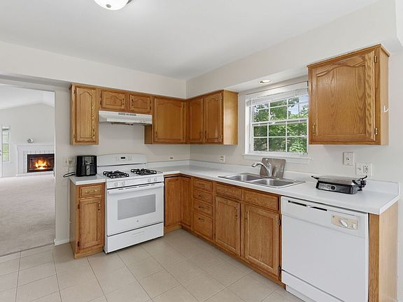 5th image of 206 Glasgow Ln #B206