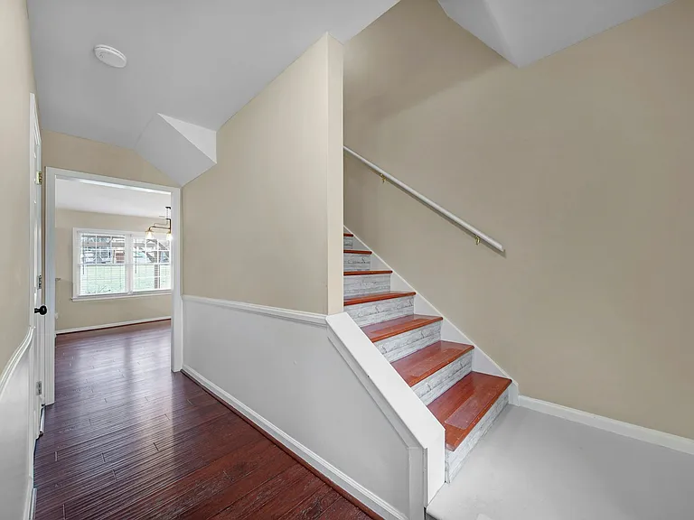 9911 Manbey Ct — Photo 3