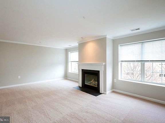 5th image of 620 Straffan Dr Unit 305