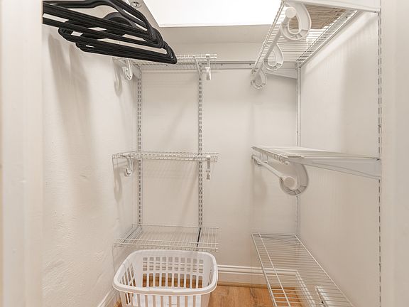 5th image of 4027 Beach Dr SW #3