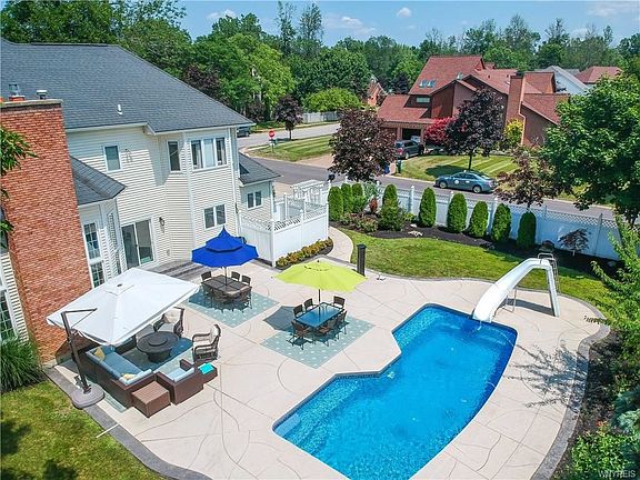 5th image of 136 Viscount Dr