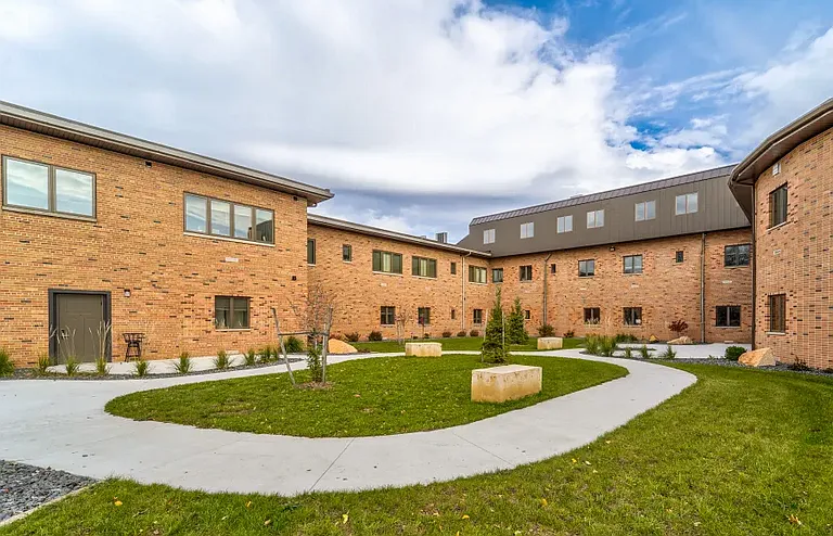 Sunset Place Apartments — Photo 1