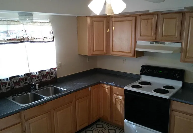 2561 Robinson Pl — Photo 1