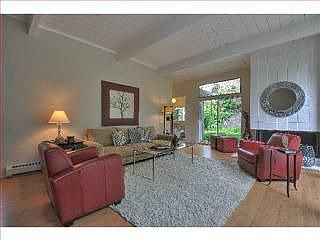 5th image of 1924 Edgewood Dr