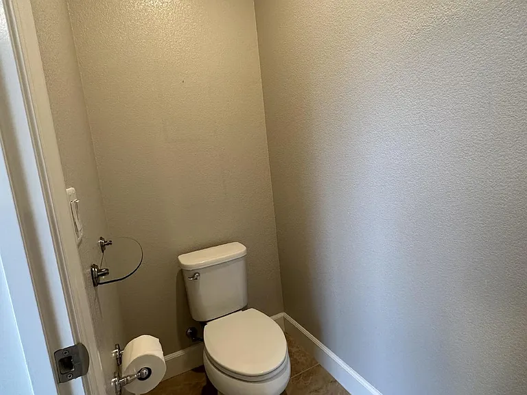 5049 Verona Dr — Photo 22