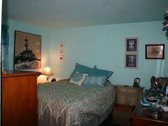 5th image of 33 S Bedford Ave