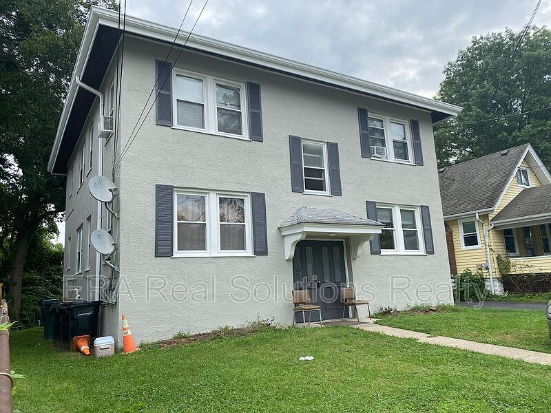 1st image of 2626 Swift Ave APT 2