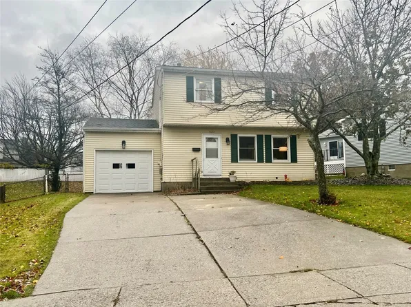 4123 Briggs Ave, Erie, PA 16504