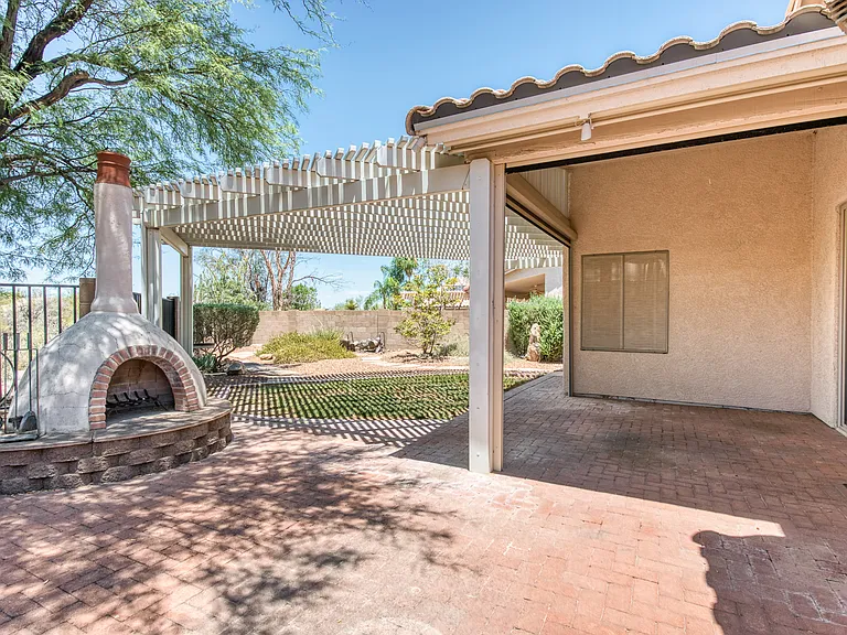 680 S Lucinda Dr — Photo 21