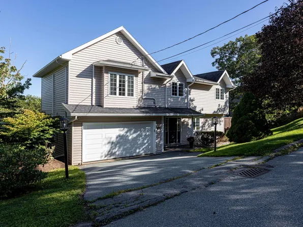 24 Bridgeview Dr, Halifax, NS B3P 2M4