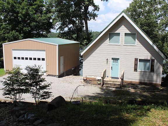 2nd image of 611 Hillside Trl