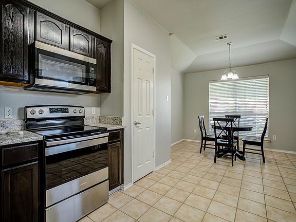 4th image of 308 Dogwood Dr