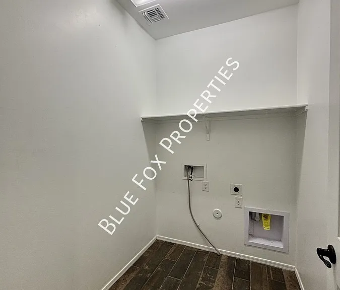 12013 E Ryscott Cir — Photo 10