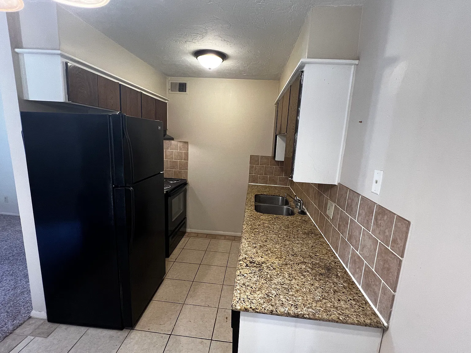 113 E Edwards St — Photo 3