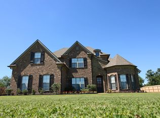 8756 Shallow Creek Dr, Olive Branch, MS 38654