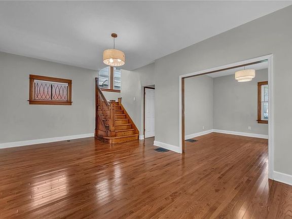 5th image of 313 N Hardesty Ave W