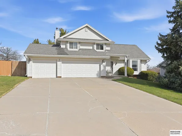 15072 Dayton St, Omaha, NE 68137