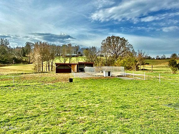 5th image of 830 Toby Rd