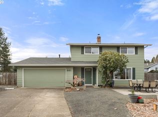 881 NE 5th Dr, Hillsboro, OR