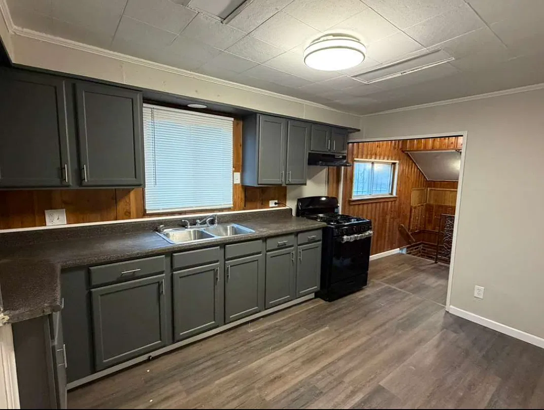2 bed, 1100 sqft, $1,200 — Photo 3