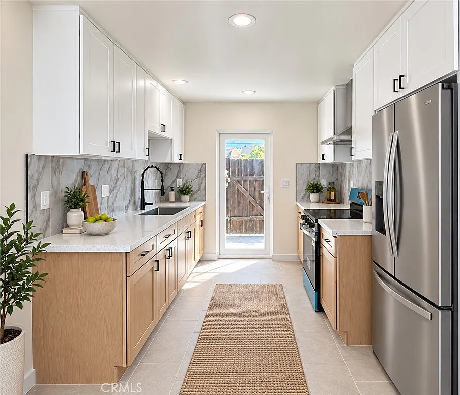 2 bed, 775 sqft, $2,350 — Photo 2