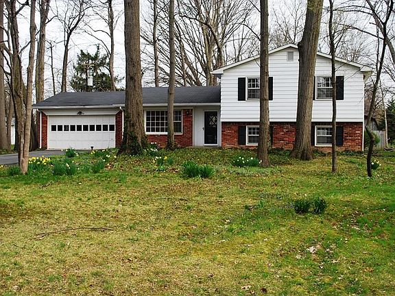 3rd image of 7108 Camelot Ct